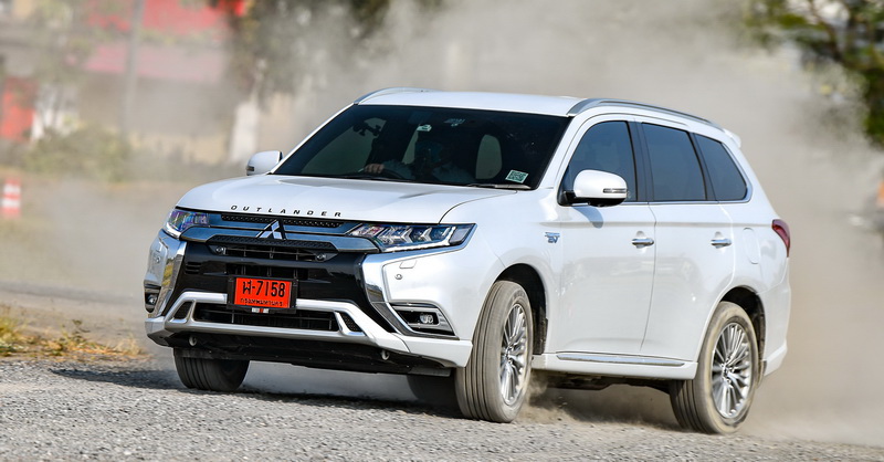 Outlander mitsubishi deals plug in hybrid