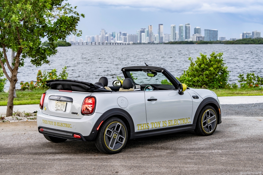 Electric mini store cooper convertible