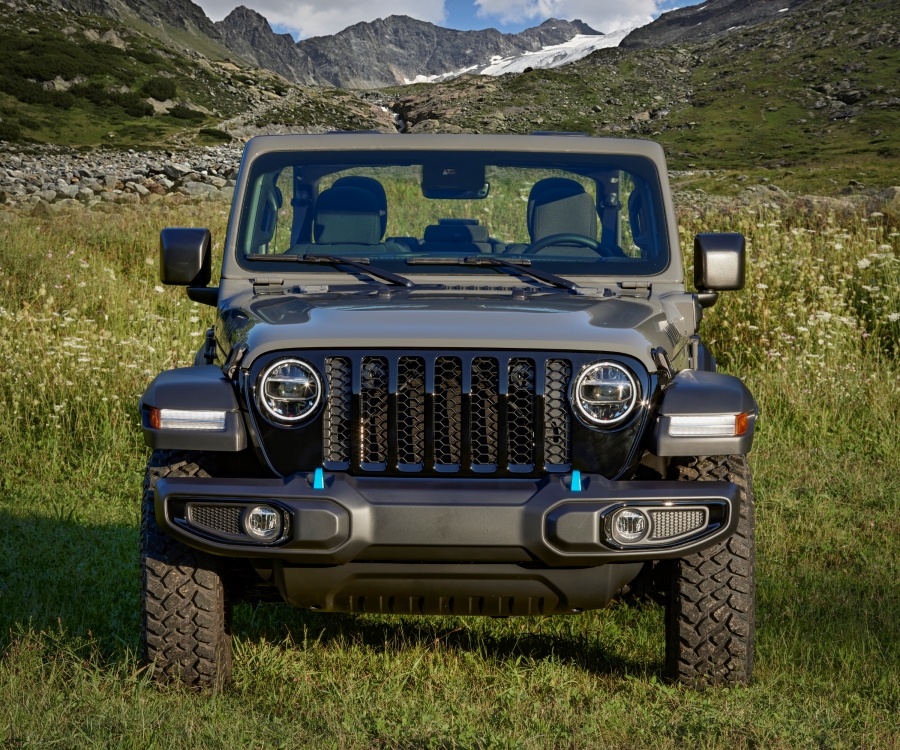 Jeep rubicon deals plug in