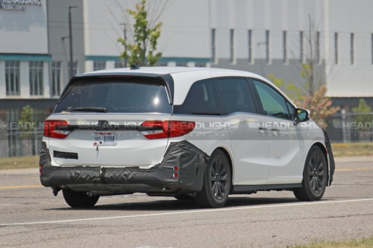 SPYSHOTS Honda Odyssey เวอร์ชั่นอเมริกาเหนือ ปรับโฉมรอบที่ 3 หลัง